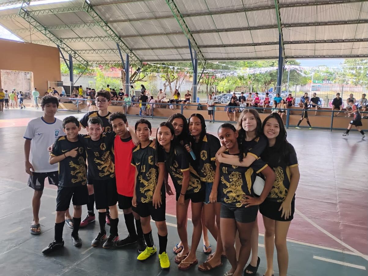 Alunos participando da Copa ESA