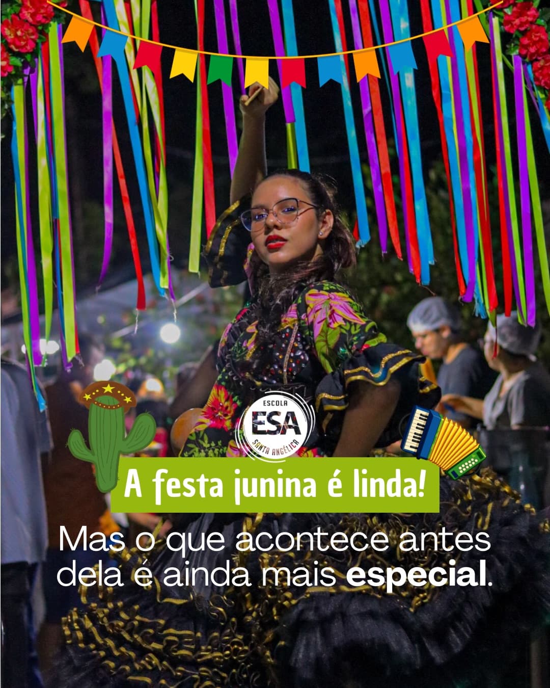 Alunos na Festa Junina da escola