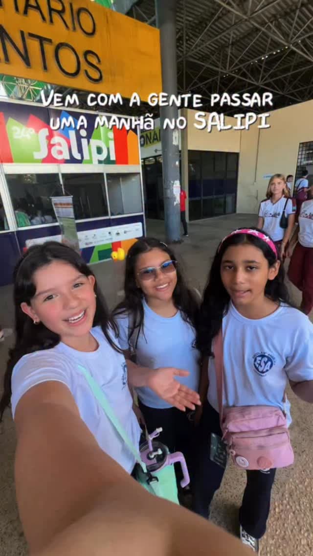 Alunos visitando o SALIPI